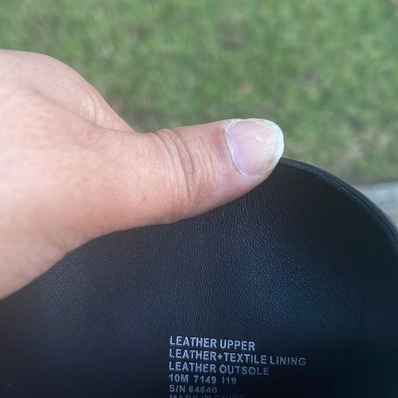 Elegant Black Leather Knee-High Boots - Picture 9 of 11